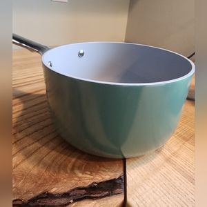 Caraway Sage Soup Pot